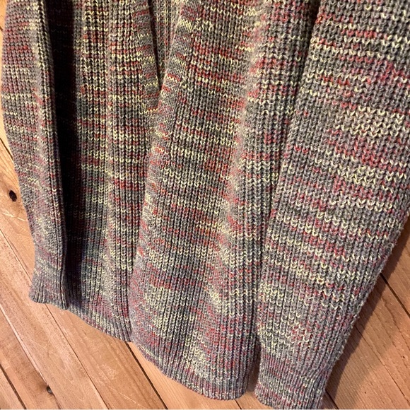 Questions Long Sleeve Gray Open Front Cardigan Sweater Size Medium - Picture 6 of 8